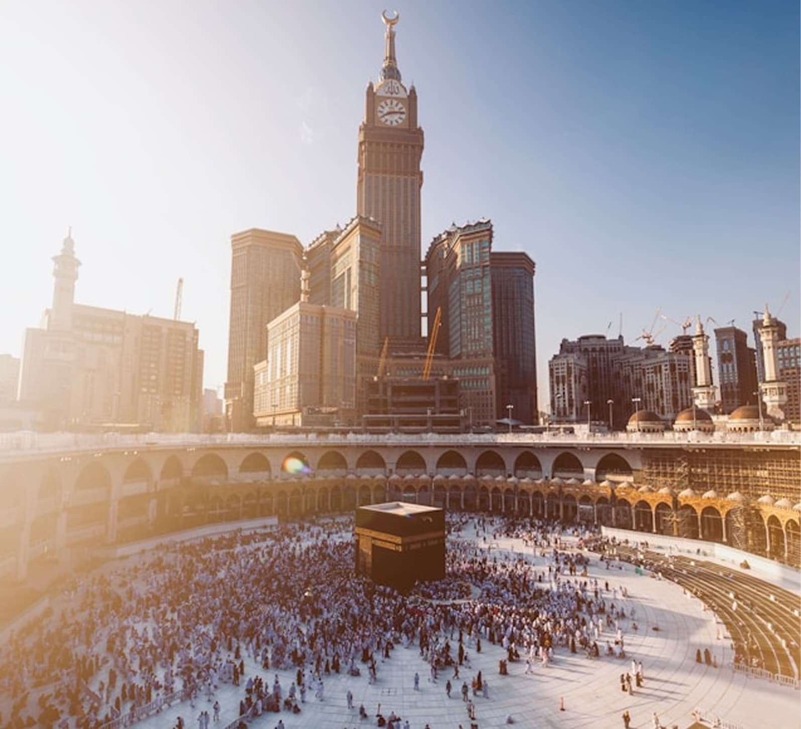 Pilgrims gathered around the Kaaba in Makkah