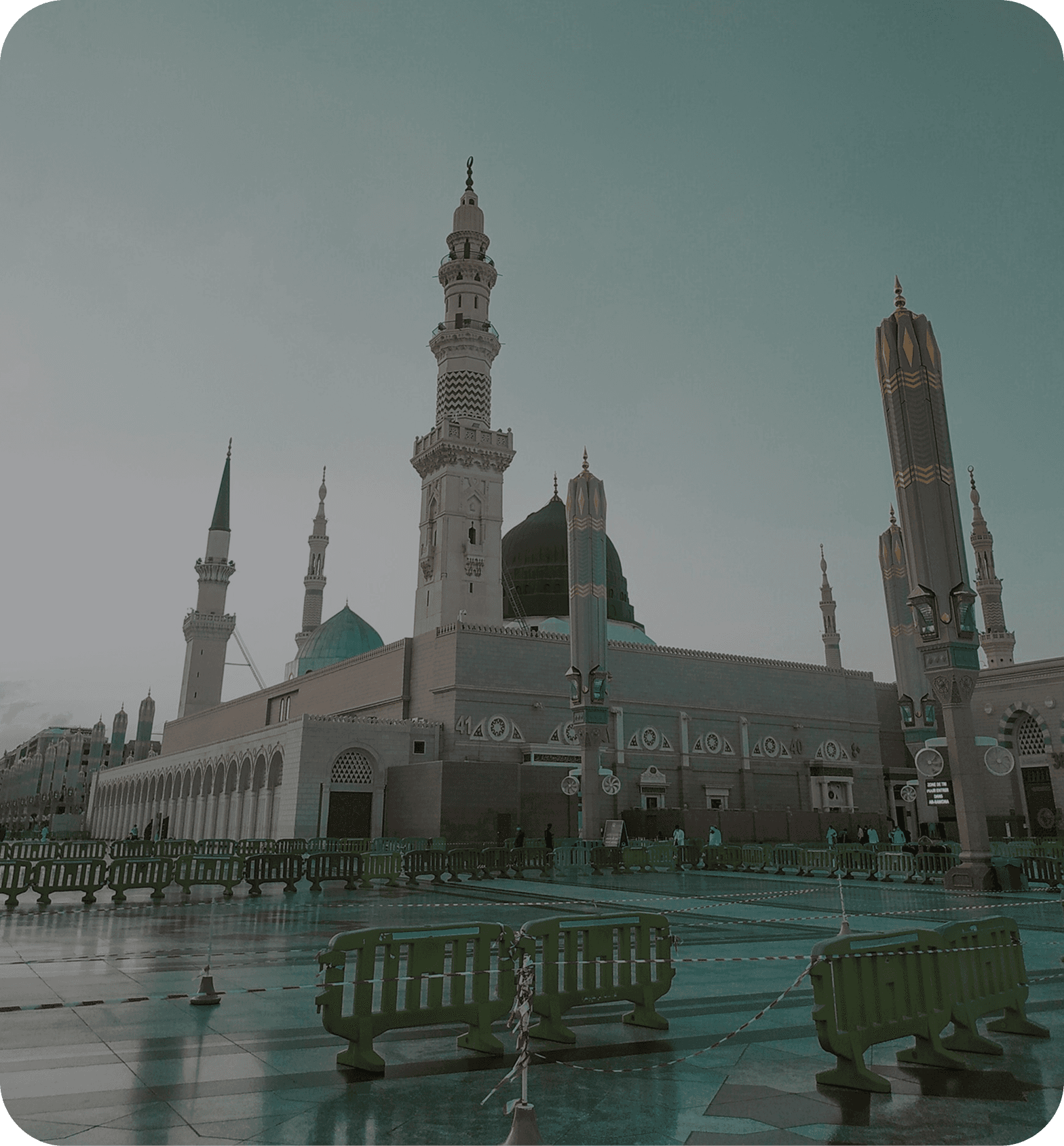 Masjid an-Nabawi courtyard and minarets